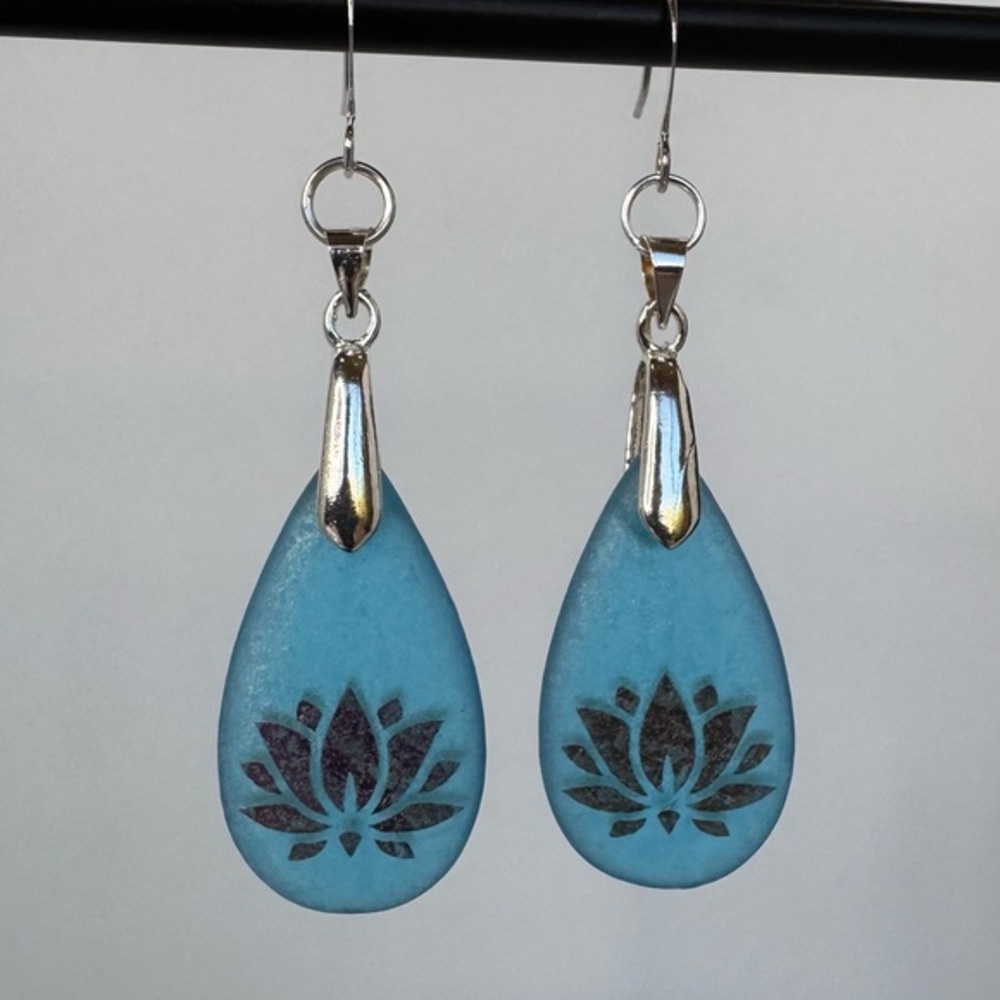 HAND CRAFTED Czech Glass Teardrop EARRINGS Blue Laser Etched Lotus Drop NWT